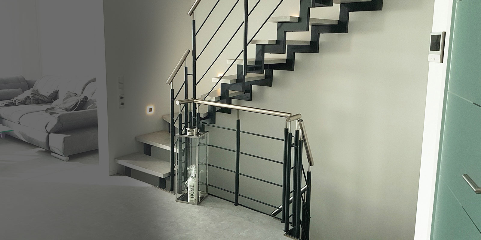 VS Treppensysteme Vertriebs GmbH | Wir können Ihnen hochwertige Innentreppen und Außentreppen, Geländer sowie Fenstergitter anbieten und auch Ihre Betontreppe mit Stufen bestücken.